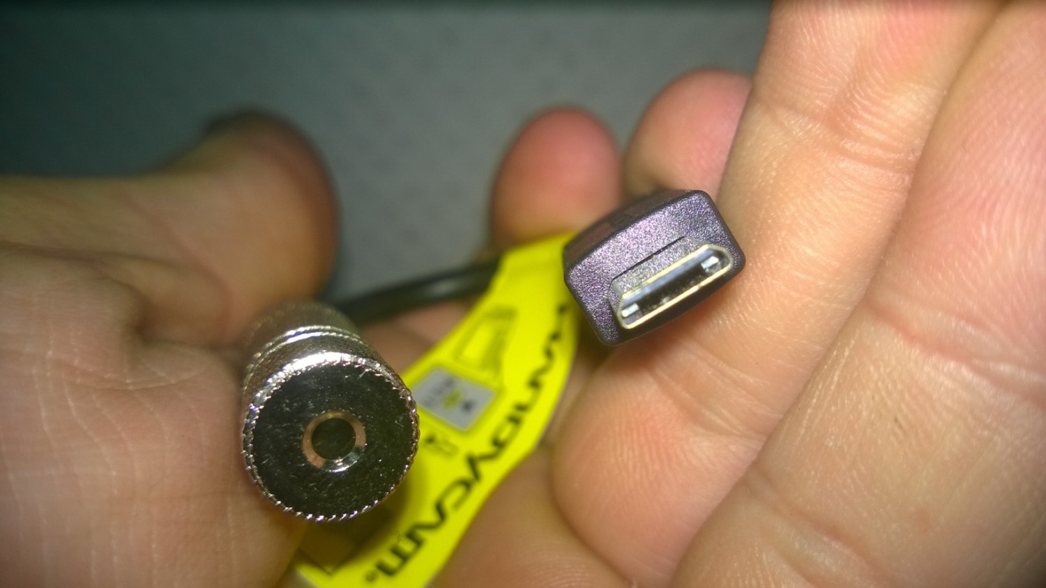 Artikelfoto FineVideo LANC Adapter auf Sony Micro Multi USB